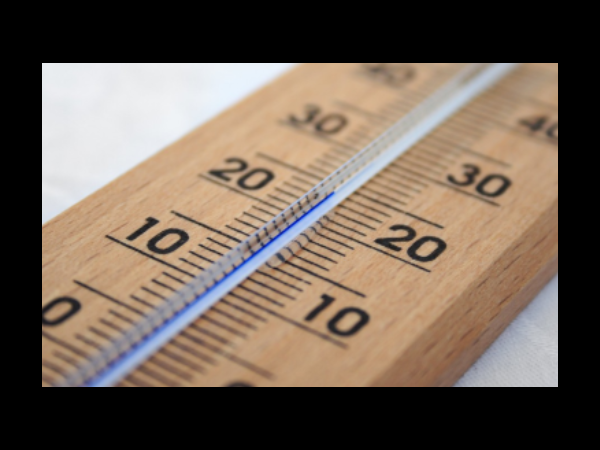 Tunnel RFID common antenna temperature acquisition scheme